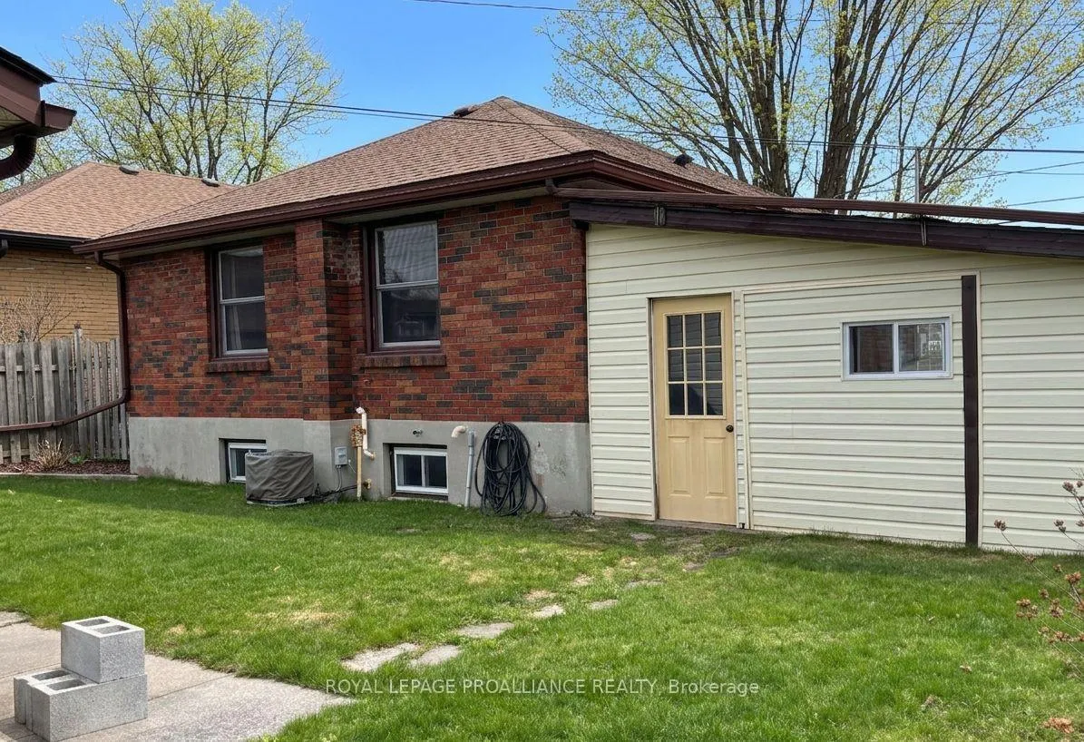 Photo 40 of 260 Bellevue Street, Peterborough, Northcrest Ward 5 — HOMEH