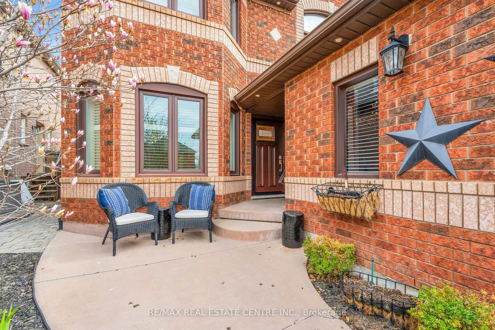 Photo 4 of 48 Chester Crescent, Halton Hills, Georgetown — HOMEH