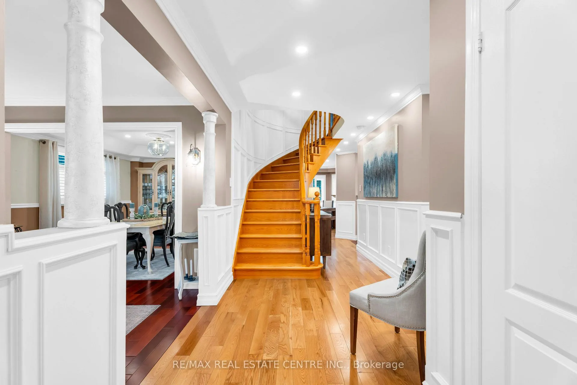 Photo 8 of 48 Chester Crescent, Halton Hills, Georgetown — HOMEH