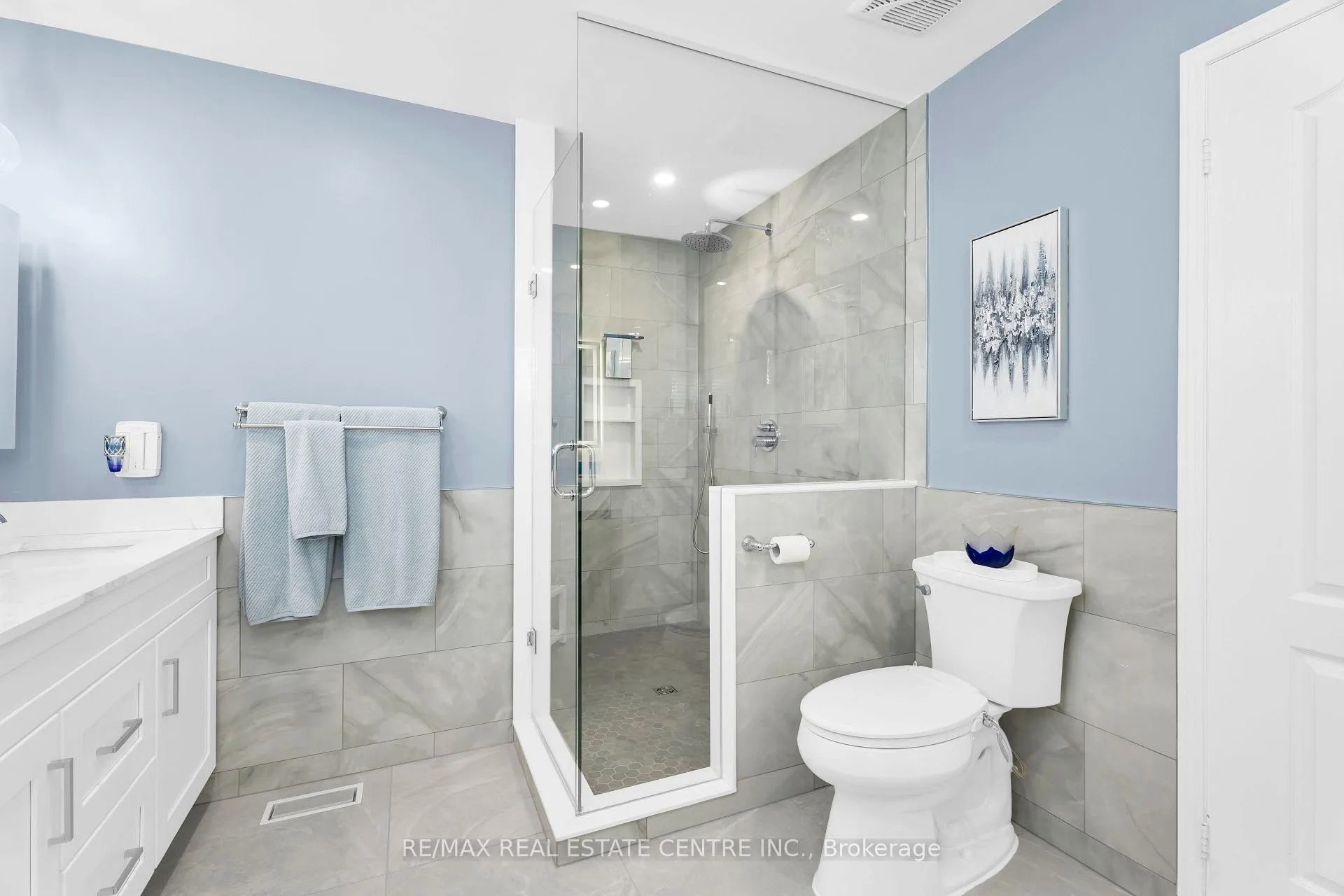 Photo 30 of 48 Chester Crescent, Halton Hills, Georgetown — HOMEH