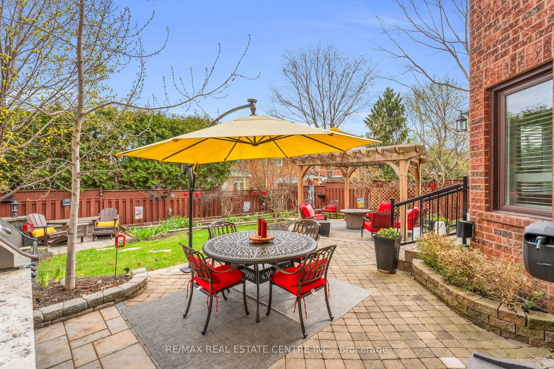 Photo 42 of 48 Chester Crescent, Halton Hills, Georgetown — HOMEH