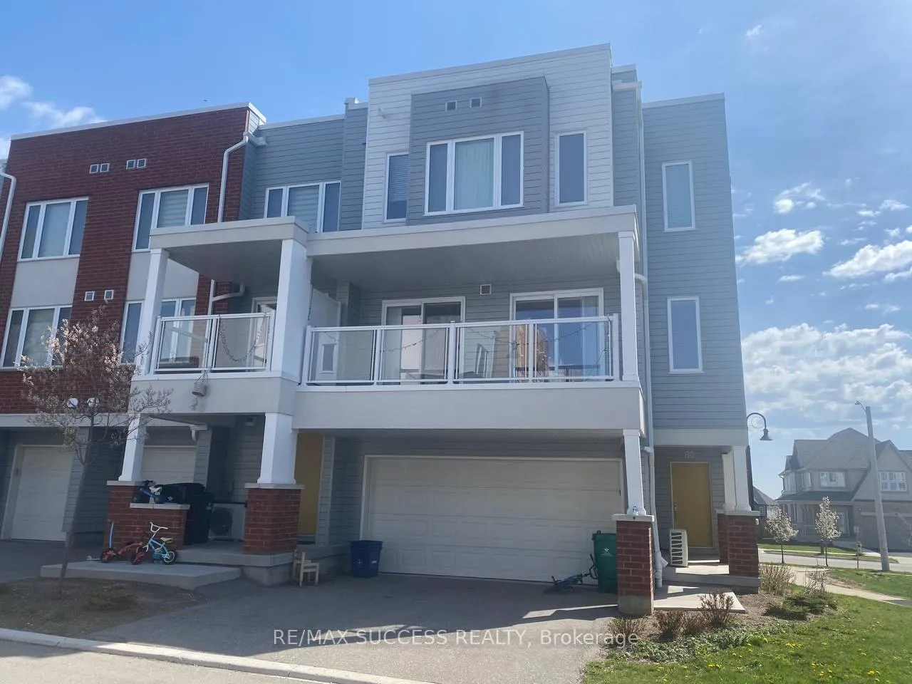 Photo 2 of 80 Progress Crescent, Kitchener — HOMEH