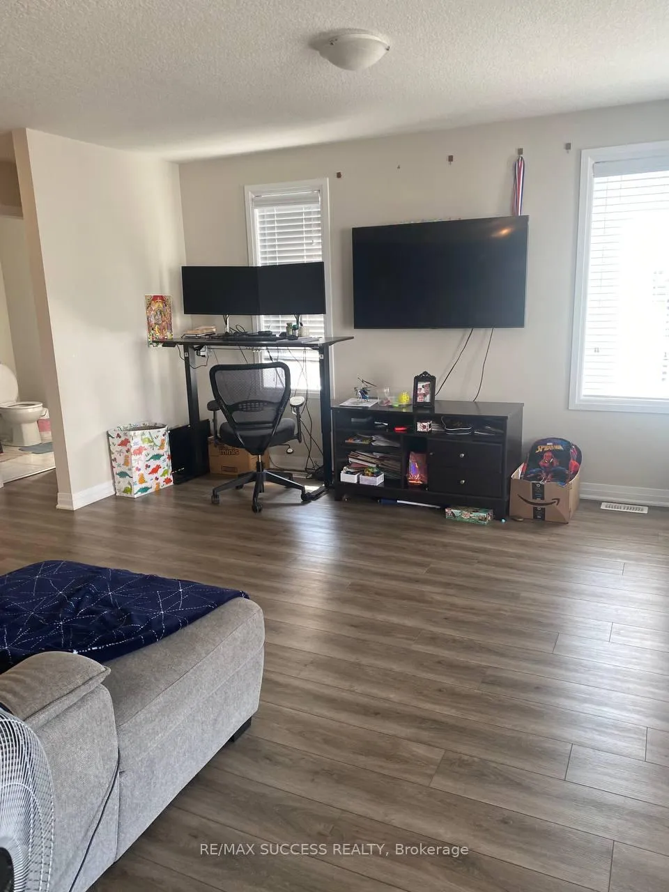 Photo 8 of 80 Progress Crescent, Kitchener — HOMEH