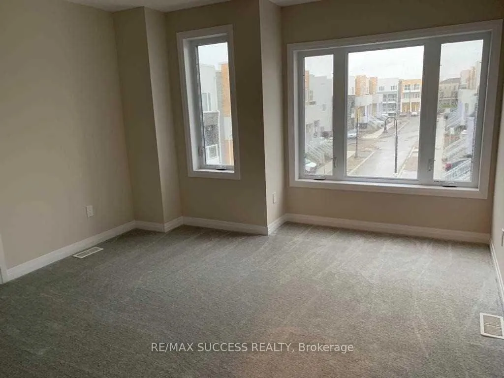 Photo 16 of 80 Progress Crescent, Kitchener — HOMEH