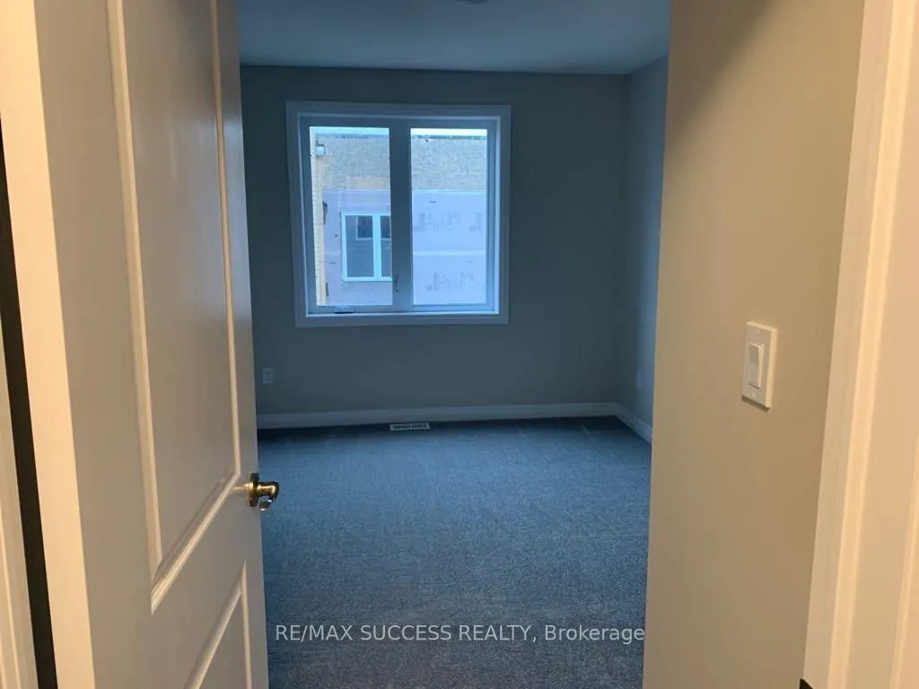 Photo 17 of 80 Progress Crescent, Kitchener — HOMEH