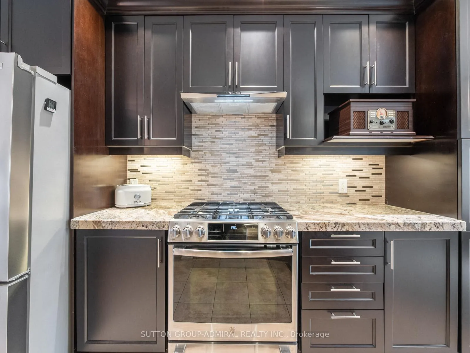 Photo 6 of 119 Warbler Avenue, Vaughan, Patterson — HOMEH