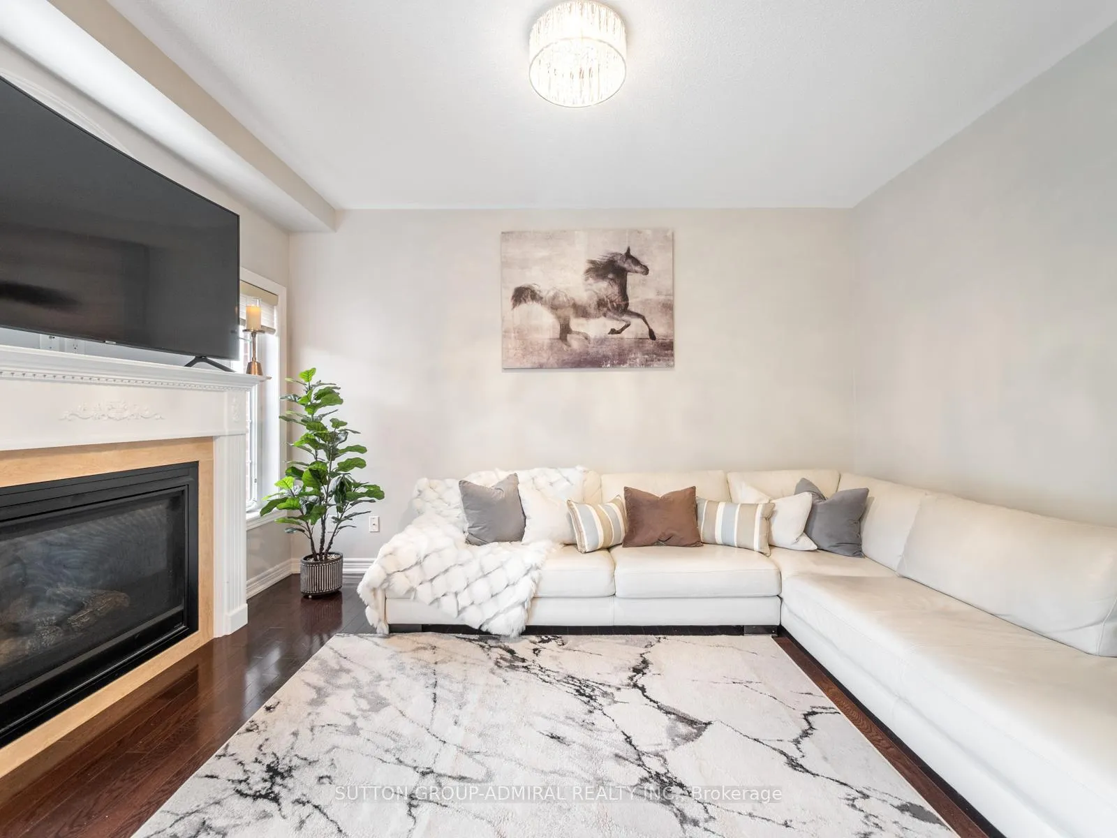Photo 10 of 119 Warbler Avenue, Vaughan, Patterson — HOMEH