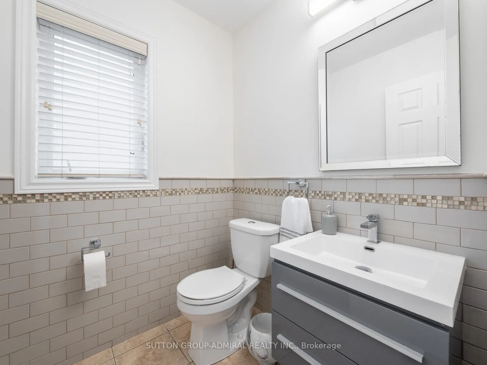 Photo 12 of 119 Warbler Avenue, Vaughan, Patterson — HOMEH