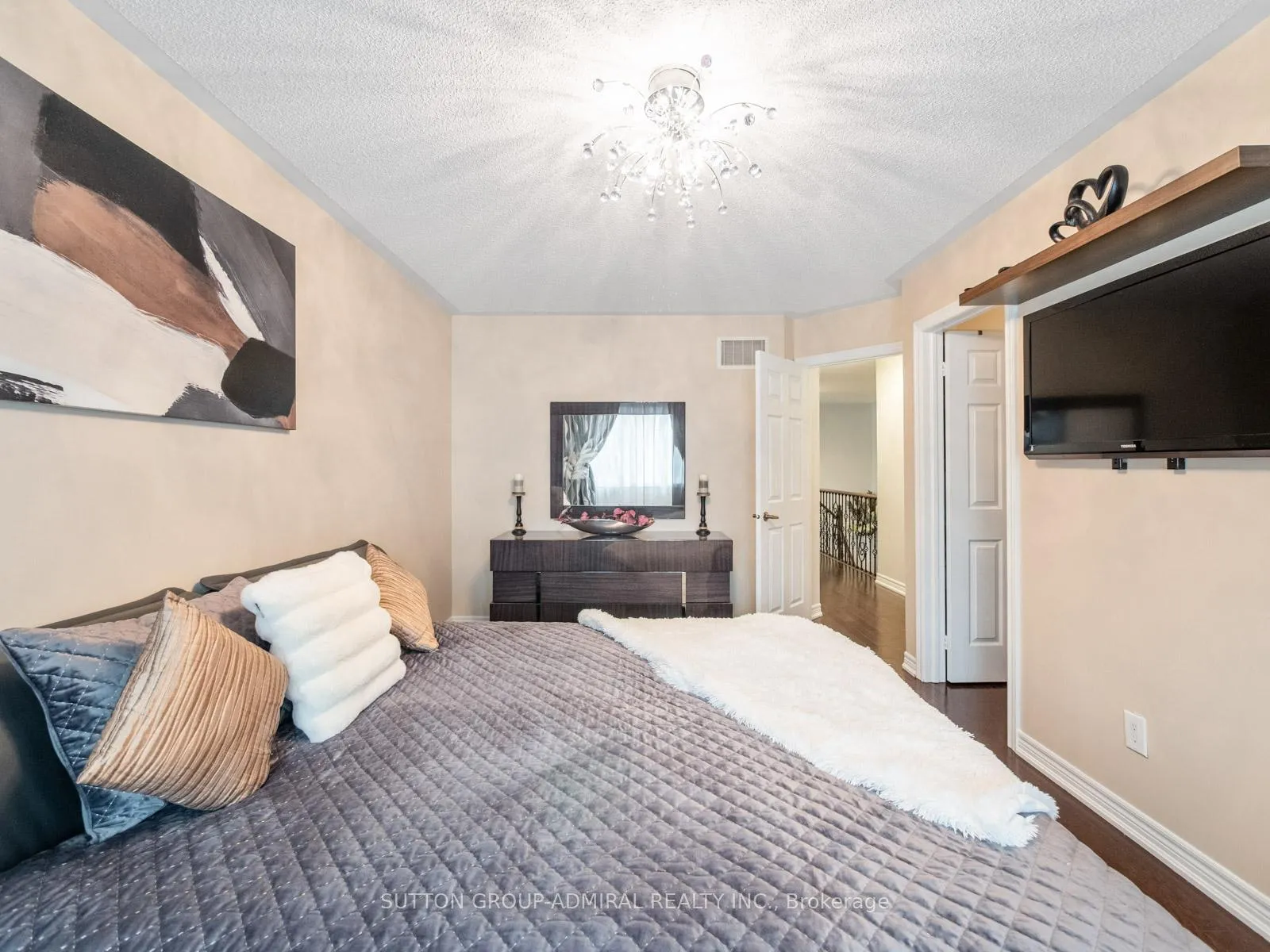 Photo 16 of 119 Warbler Avenue, Vaughan, Patterson — HOMEH