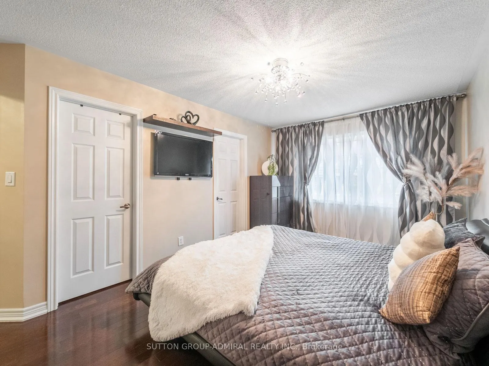 Photo 17 of 119 Warbler Avenue, Vaughan, Patterson — HOMEH