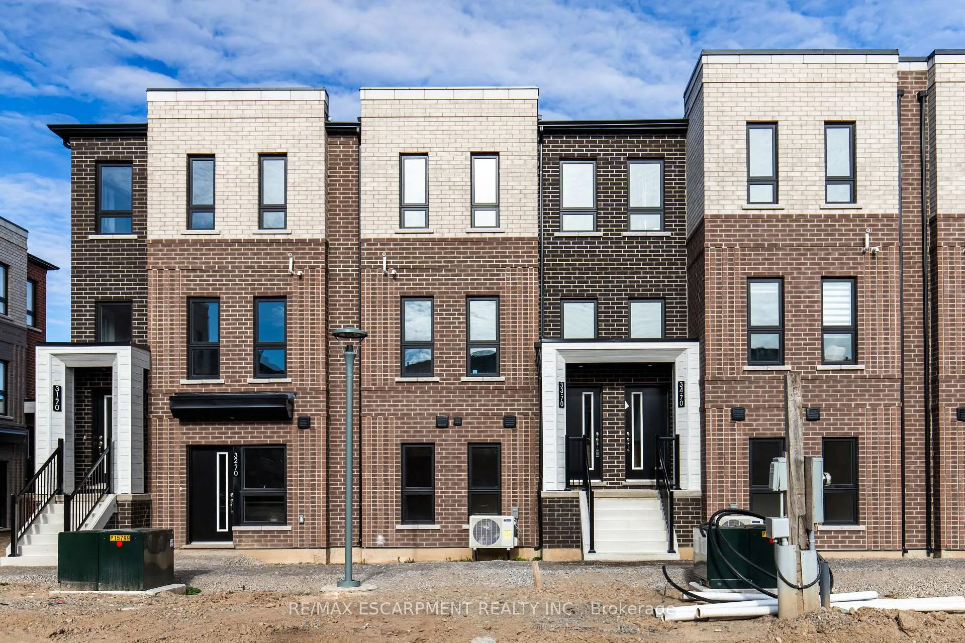 Photo 1 of Unit 33, 70 Kenesky Drive, Hamilton, Waterdown — HOMEH