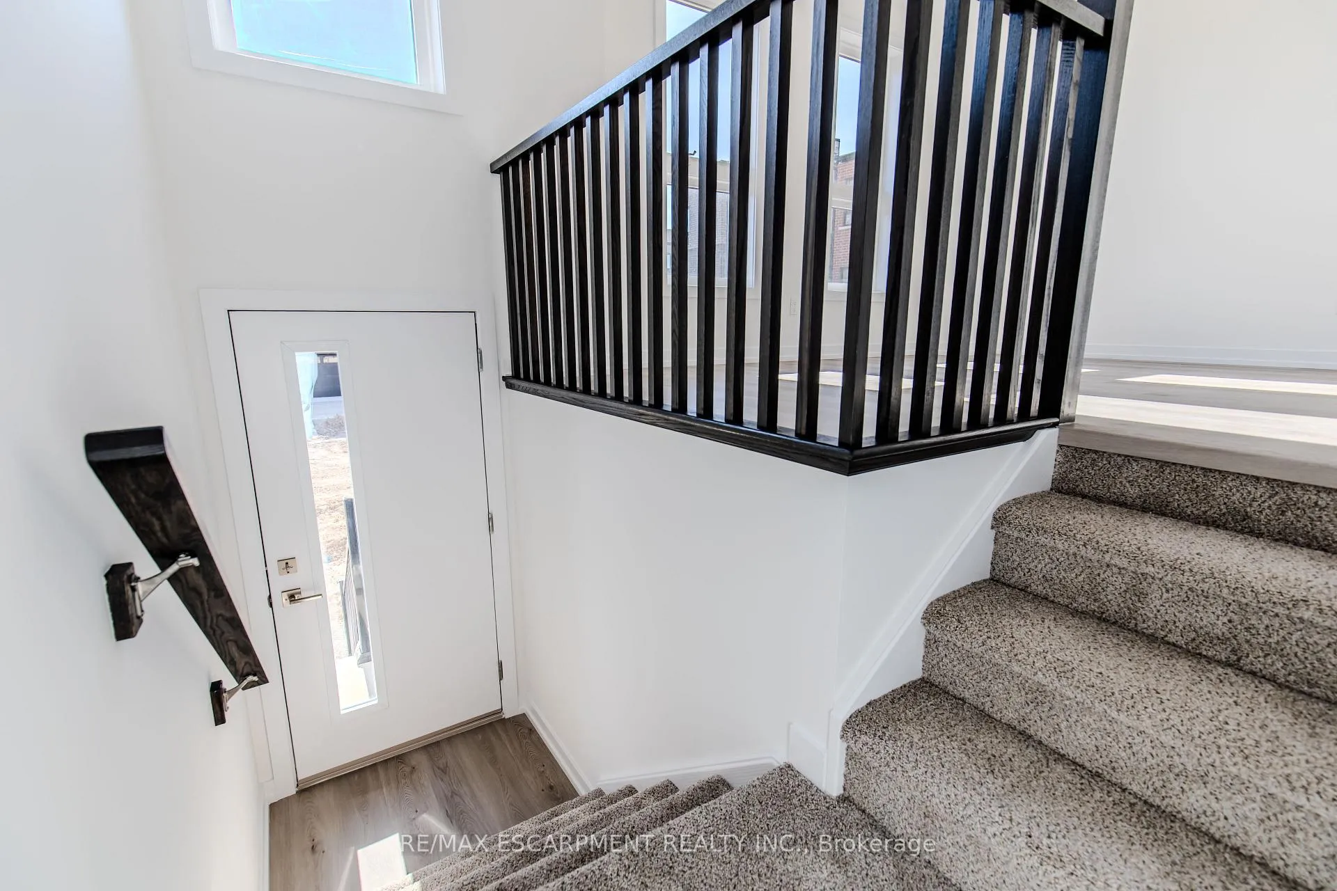 Photo 3 of Unit 33, 70 Kenesky Drive, Hamilton, Waterdown — HOMEH