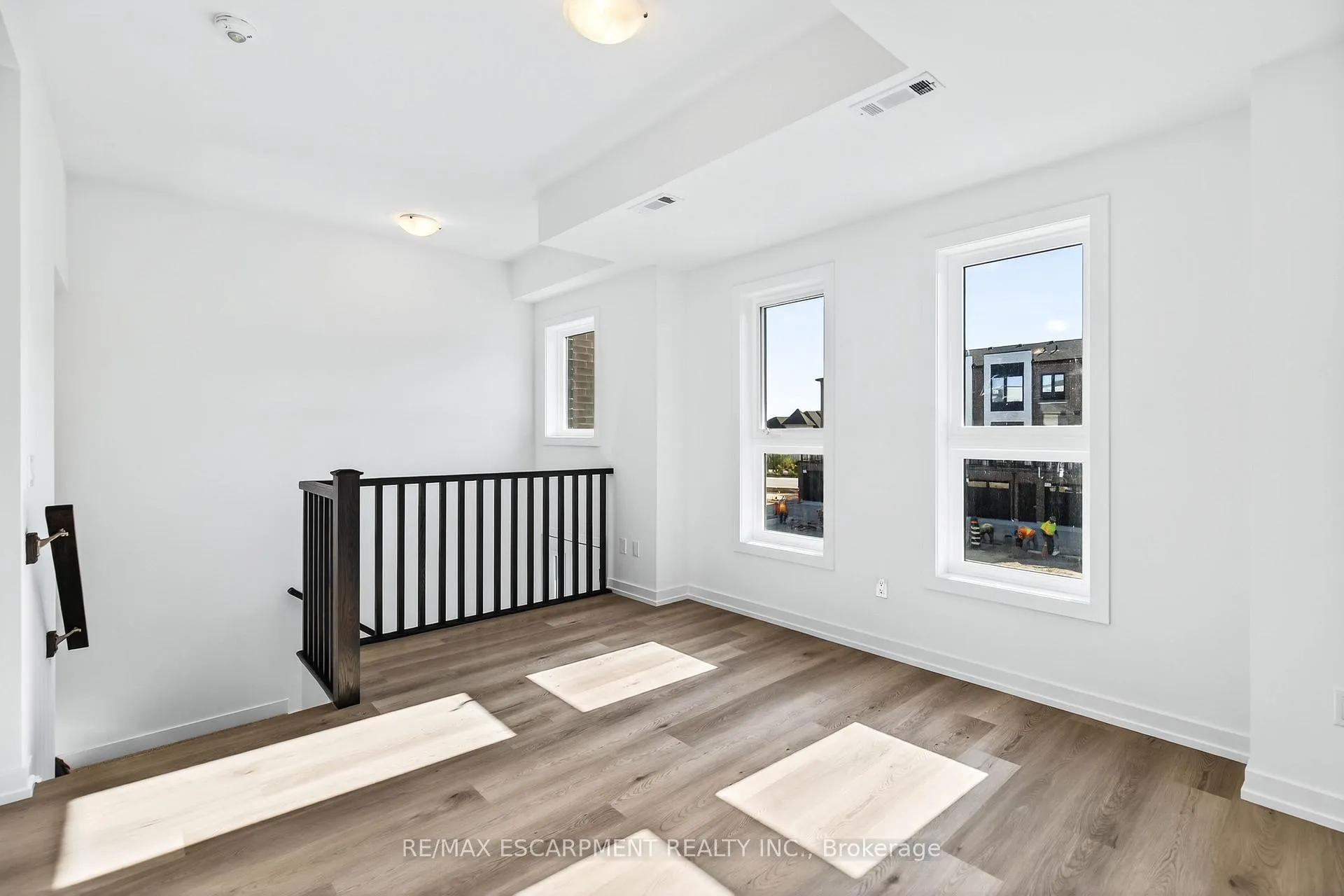 Photo 6 of Unit 33, 70 Kenesky Drive, Hamilton, Waterdown — HOMEH
