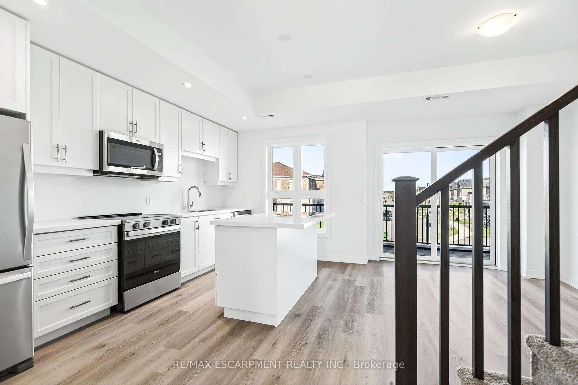 Photo 8 of Unit 33, 70 Kenesky Drive, Hamilton, Waterdown — HOMEH