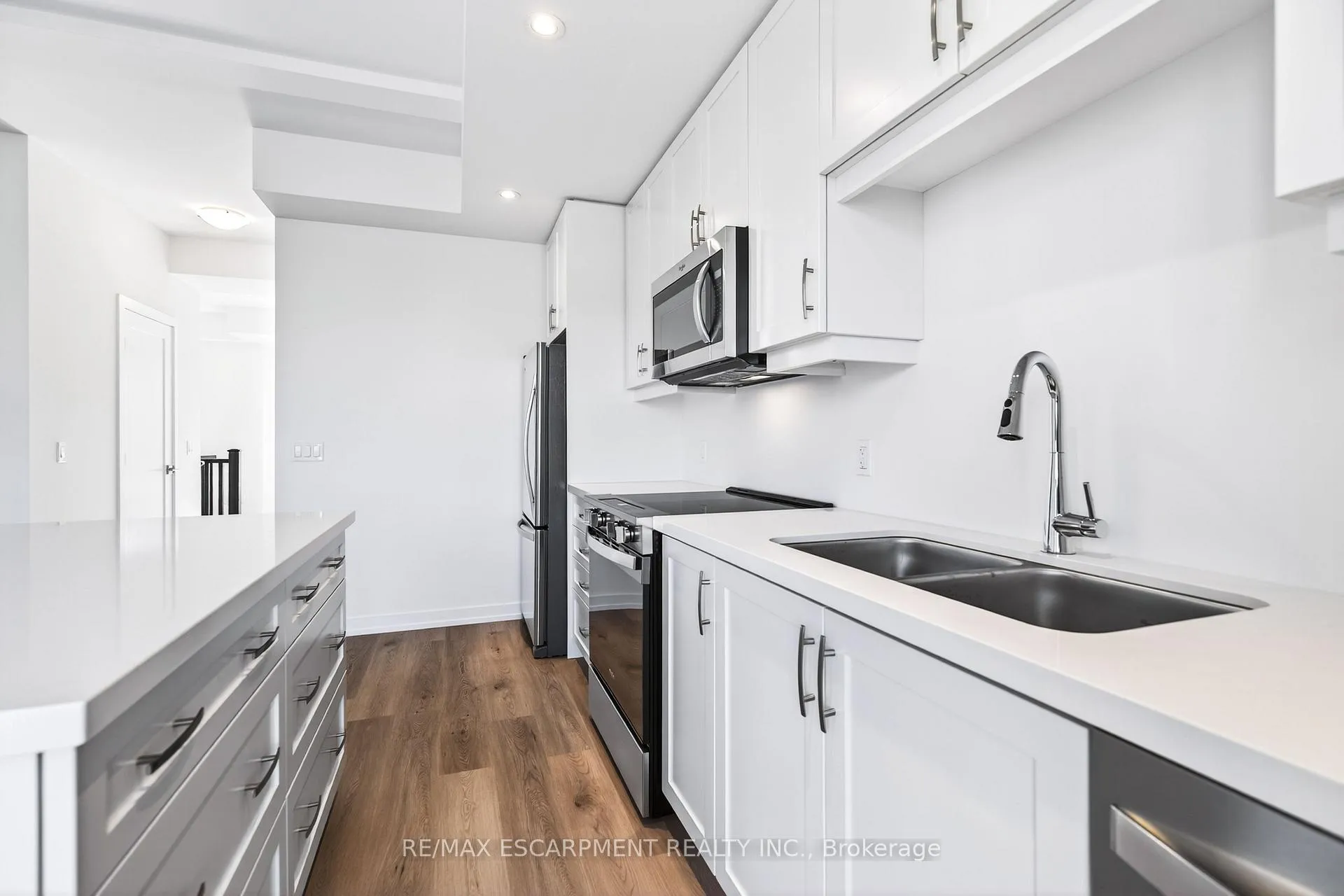Photo 12 of Unit 33, 70 Kenesky Drive, Hamilton, Waterdown — HOMEH