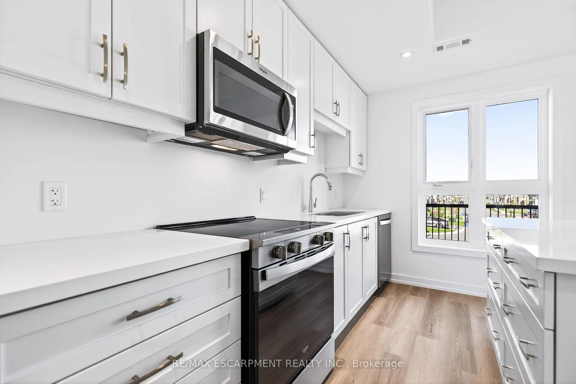 Photo 13 of Unit 33, 70 Kenesky Drive, Hamilton, Waterdown — HOMEH