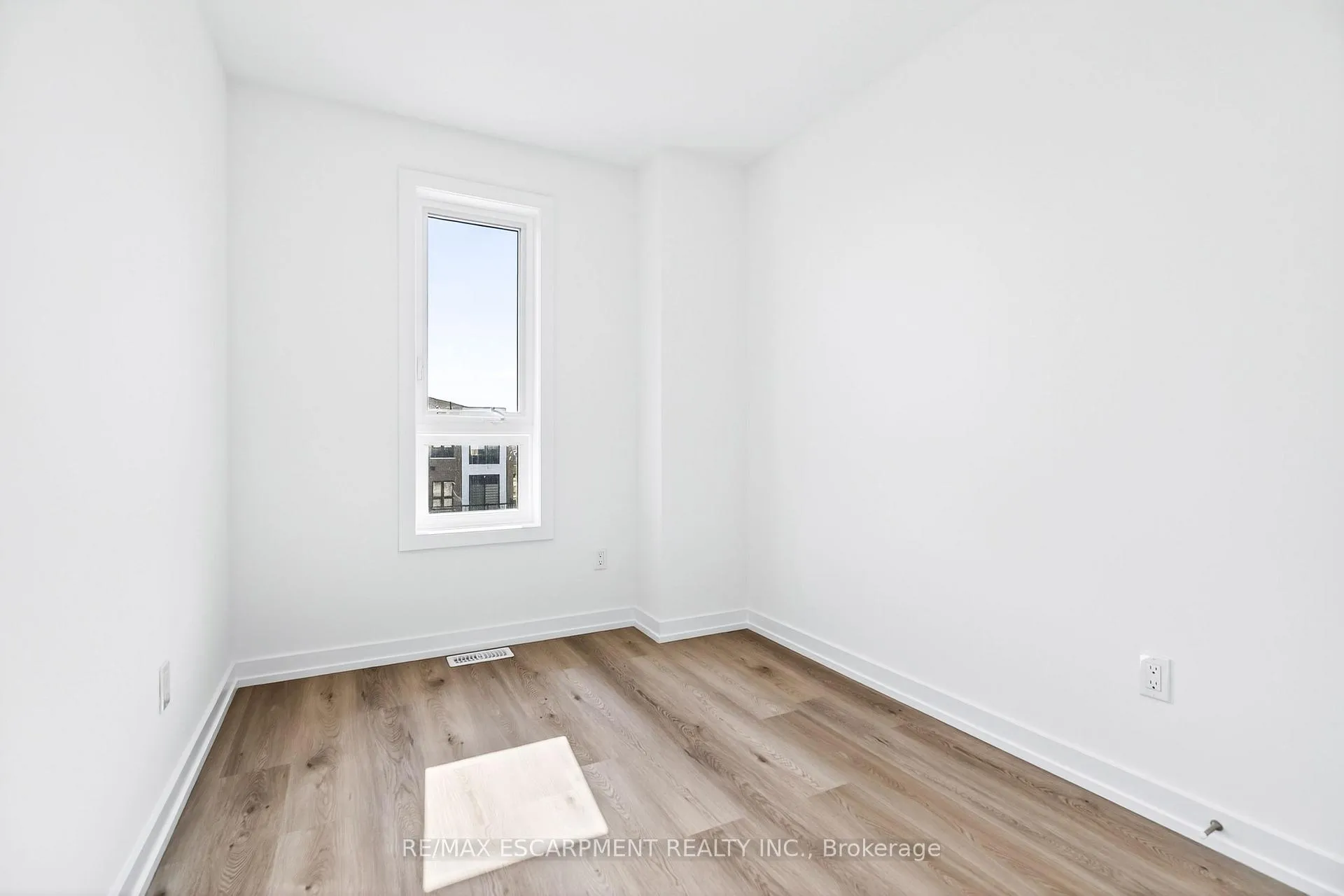 Photo 30 of Unit 33, 70 Kenesky Drive, Hamilton, Waterdown — HOMEH