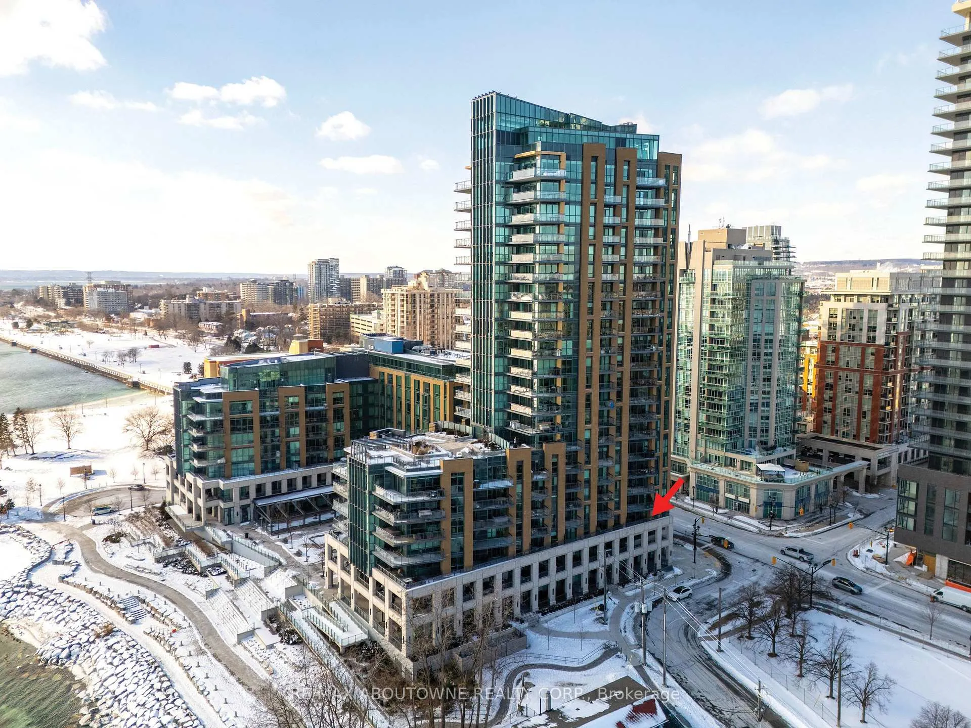 Photo 2 of Unit 304, 2060 Lakeshore Road, Burlington, Brant — HOMEH