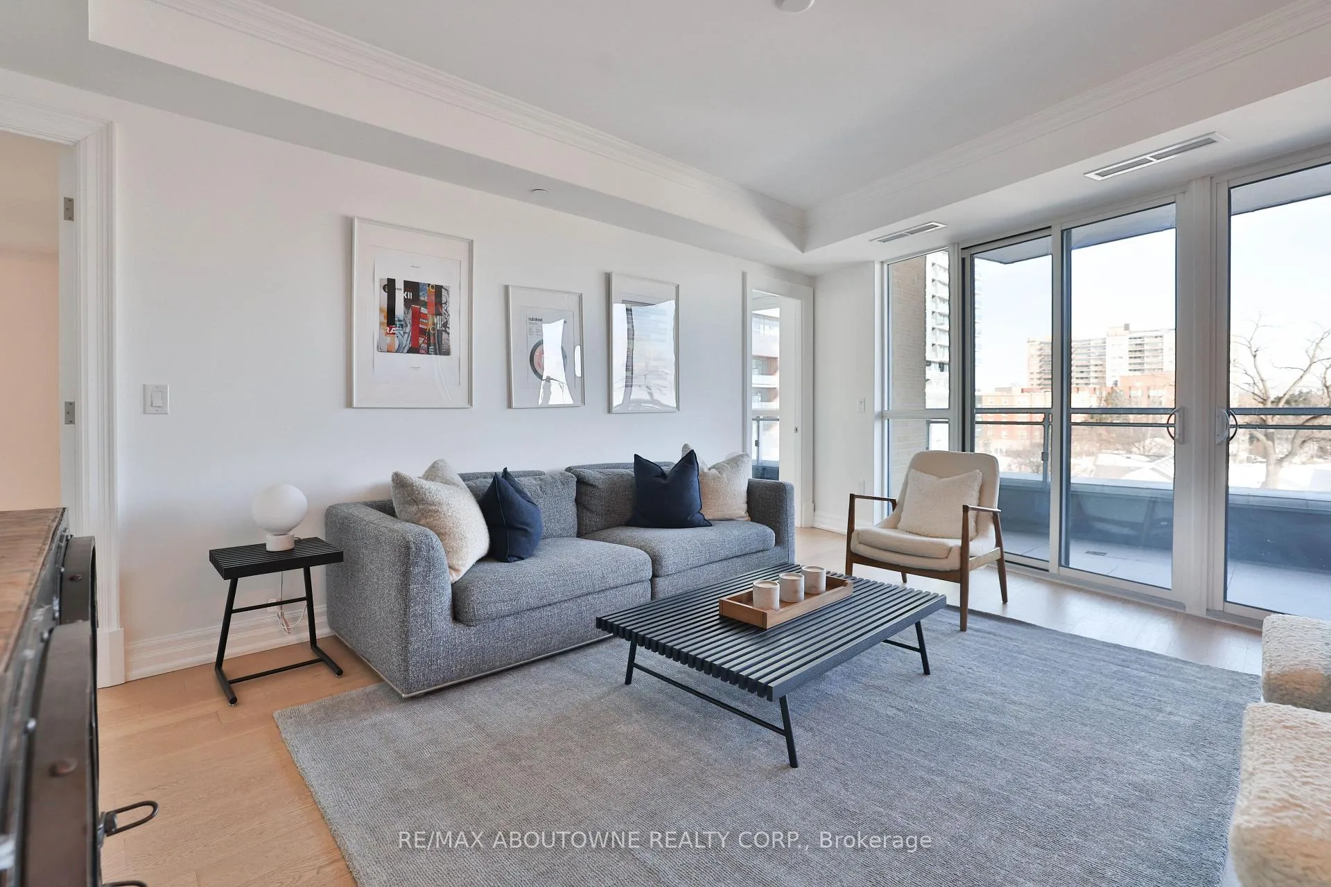 Photo 9 of Unit 304, 2060 Lakeshore Road, Burlington, Brant — HOMEH