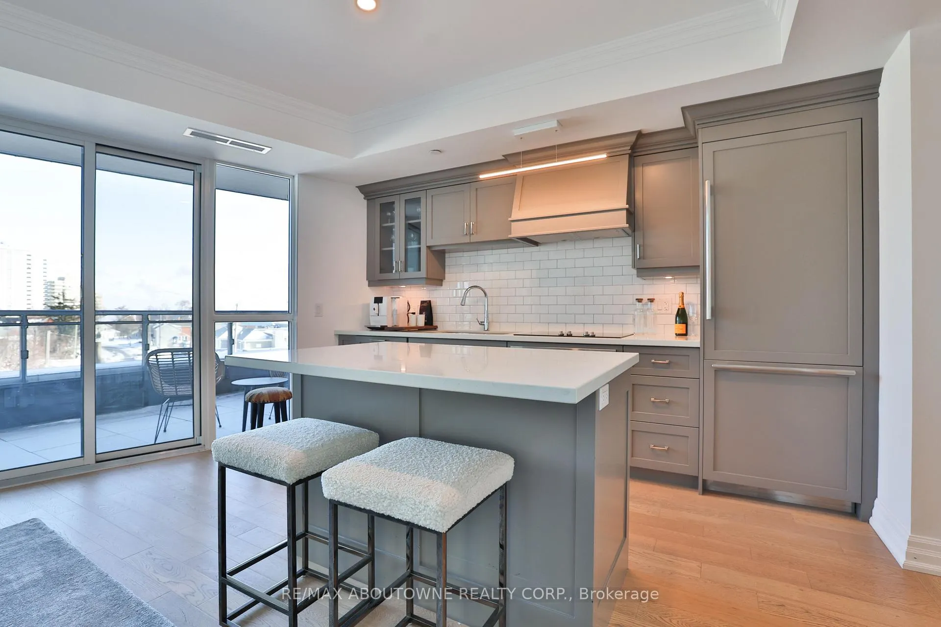 Photo 13 of Unit 304, 2060 Lakeshore Road, Burlington, Brant — HOMEH