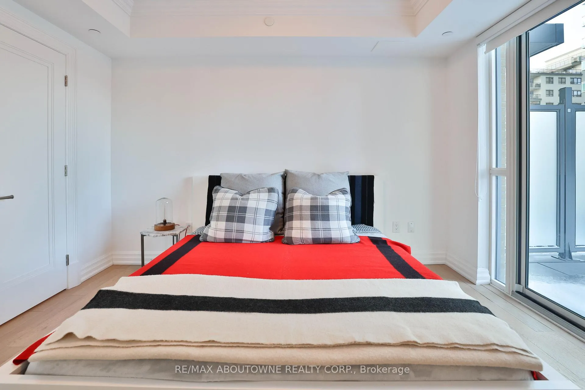 Photo 18 of Unit 304, 2060 Lakeshore Road, Burlington, Brant — HOMEH