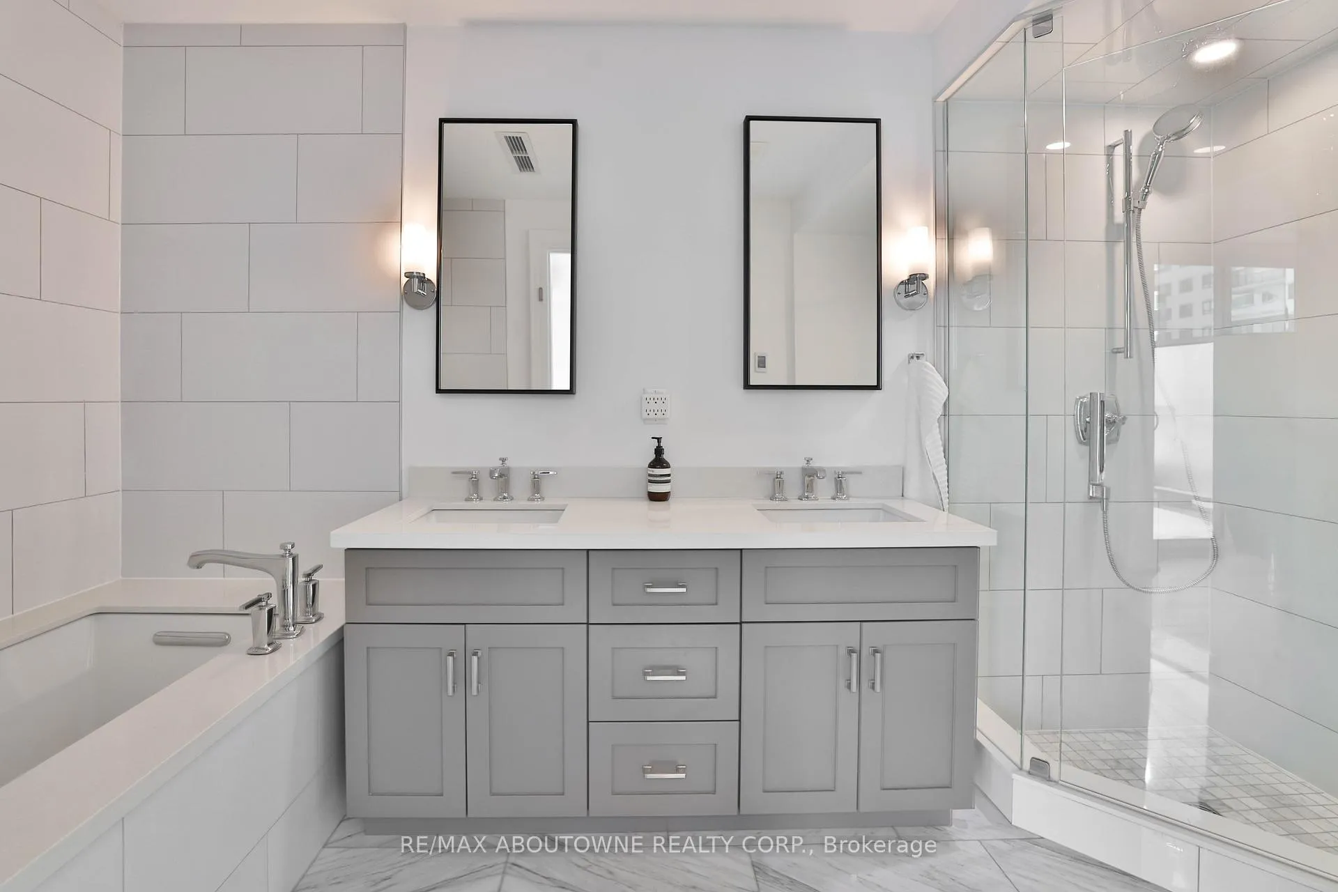 Photo 19 of Unit 304, 2060 Lakeshore Road, Burlington, Brant — HOMEH
