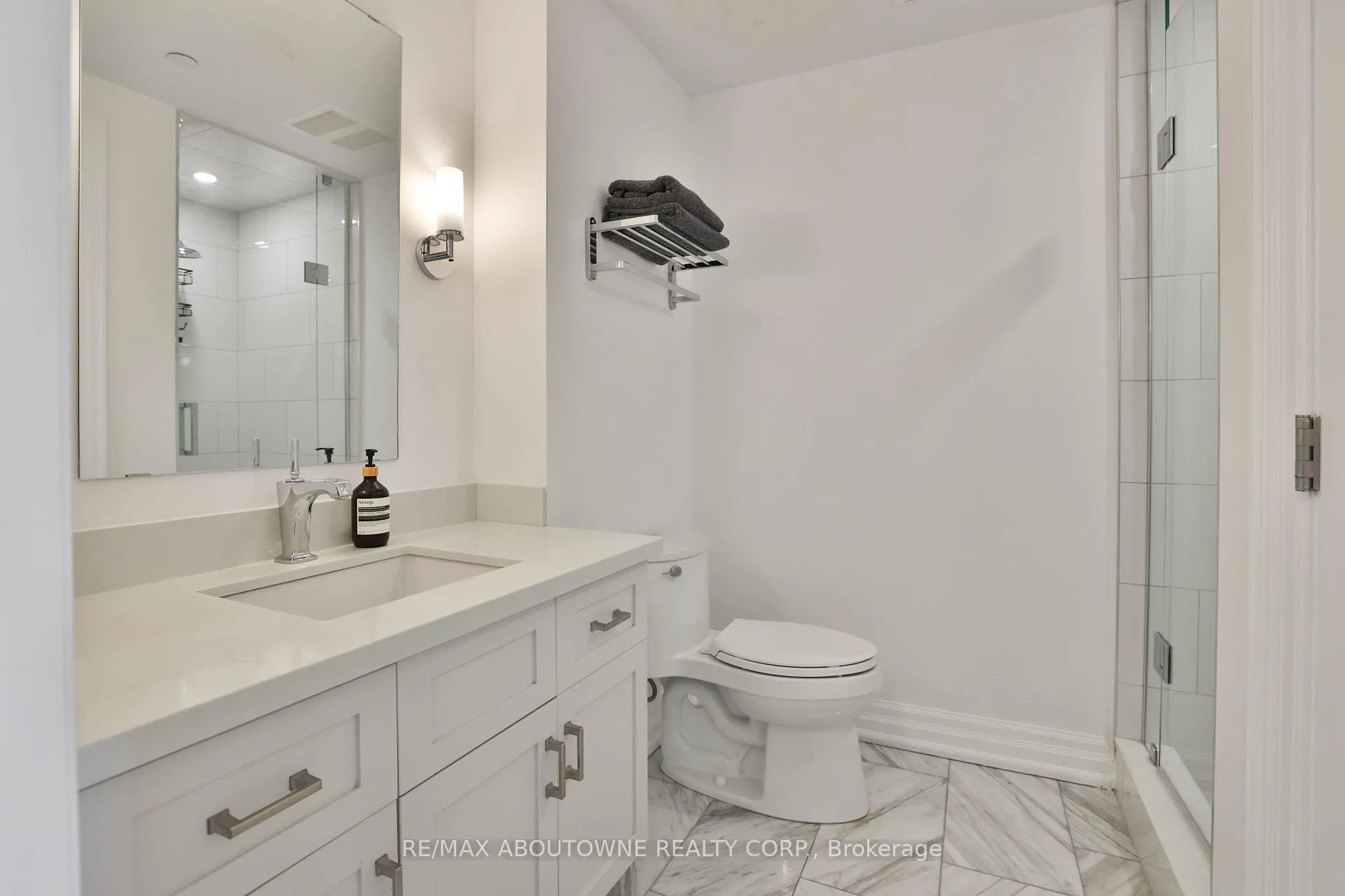 Photo 24 of Unit 304, 2060 Lakeshore Road, Burlington, Brant — HOMEH