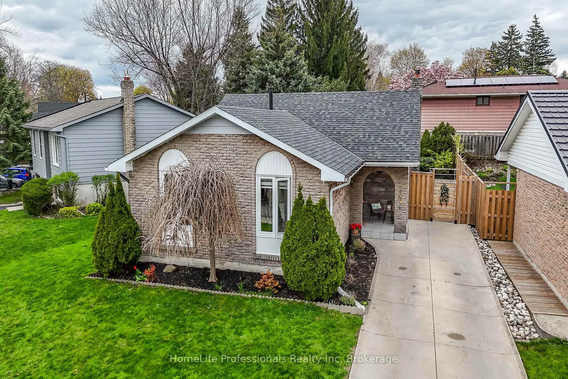 Photo 2 of 8 Forestgate Avenue, Hamilton, Fessenden — HOMEH