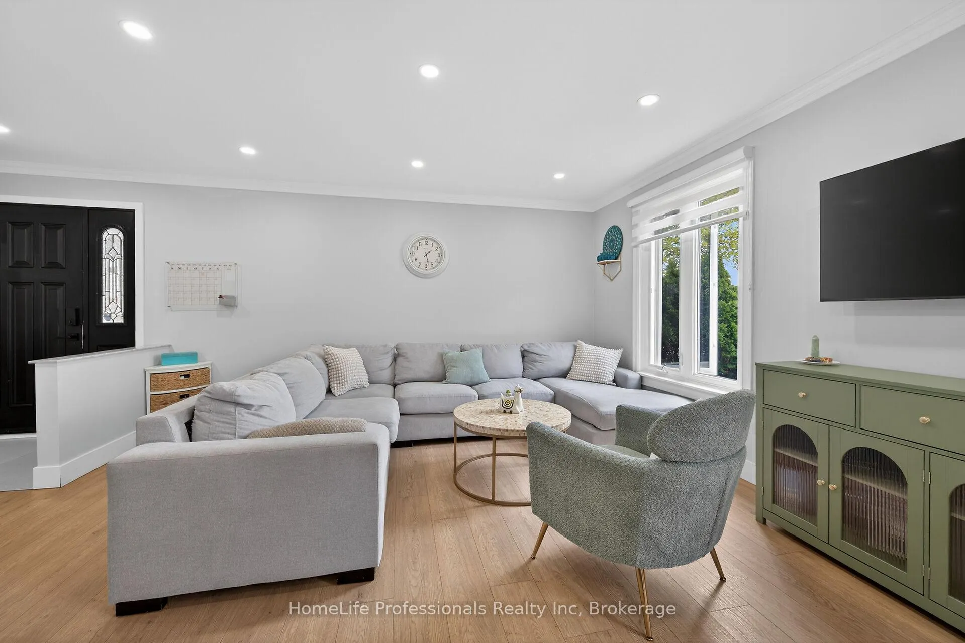 Photo 16 of 8 Forestgate Avenue, Hamilton, Fessenden — HOMEH