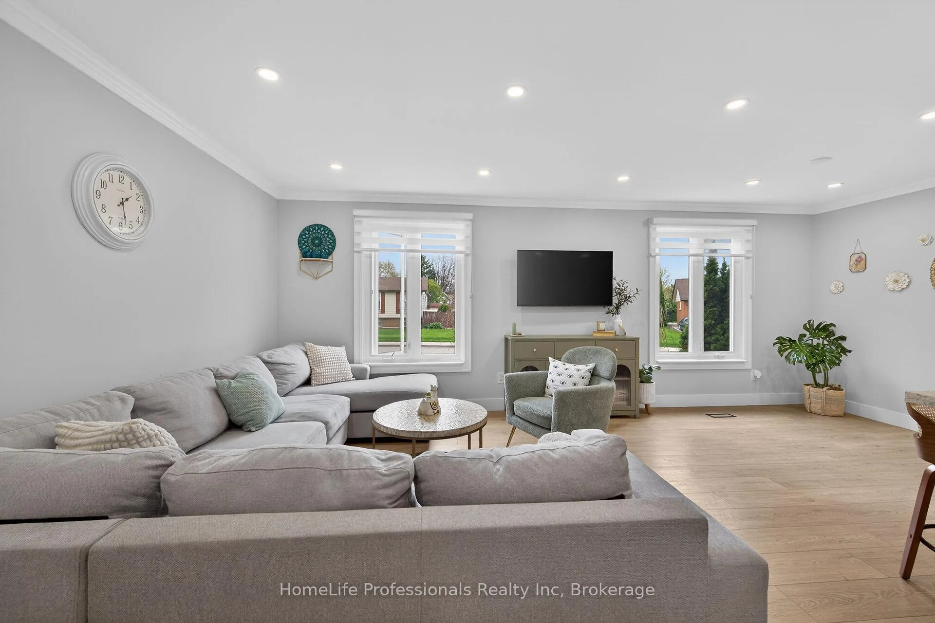 Photo 19 of 8 Forestgate Avenue, Hamilton, Fessenden — HOMEH