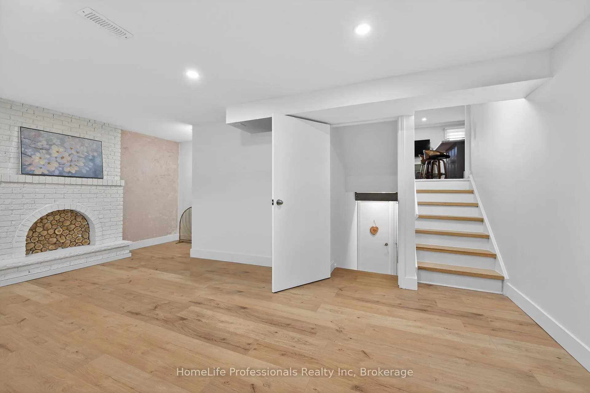 Photo 36 of 8 Forestgate Avenue, Hamilton, Fessenden — HOMEH