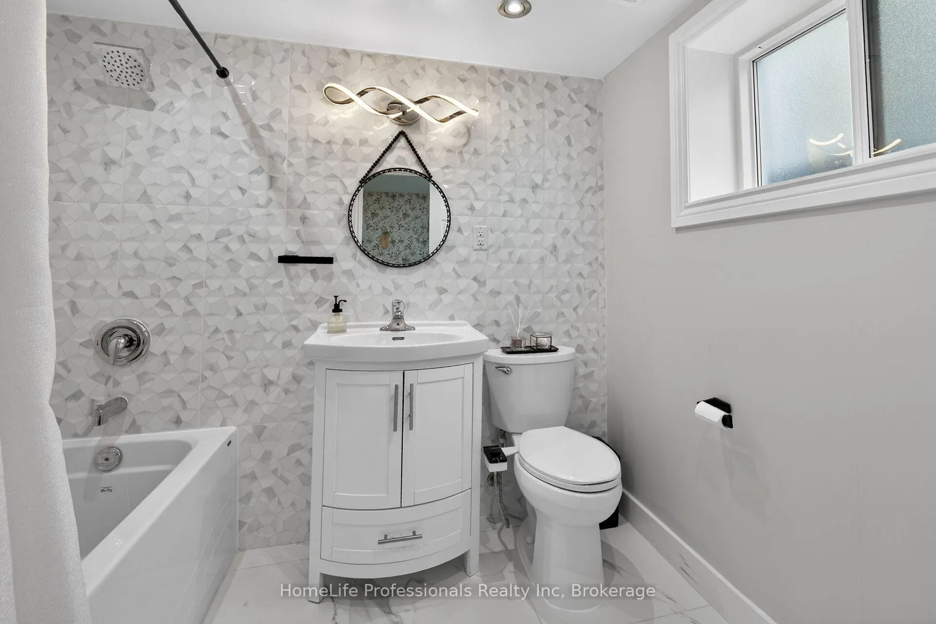 Photo 39 of 8 Forestgate Avenue, Hamilton, Fessenden — HOMEH