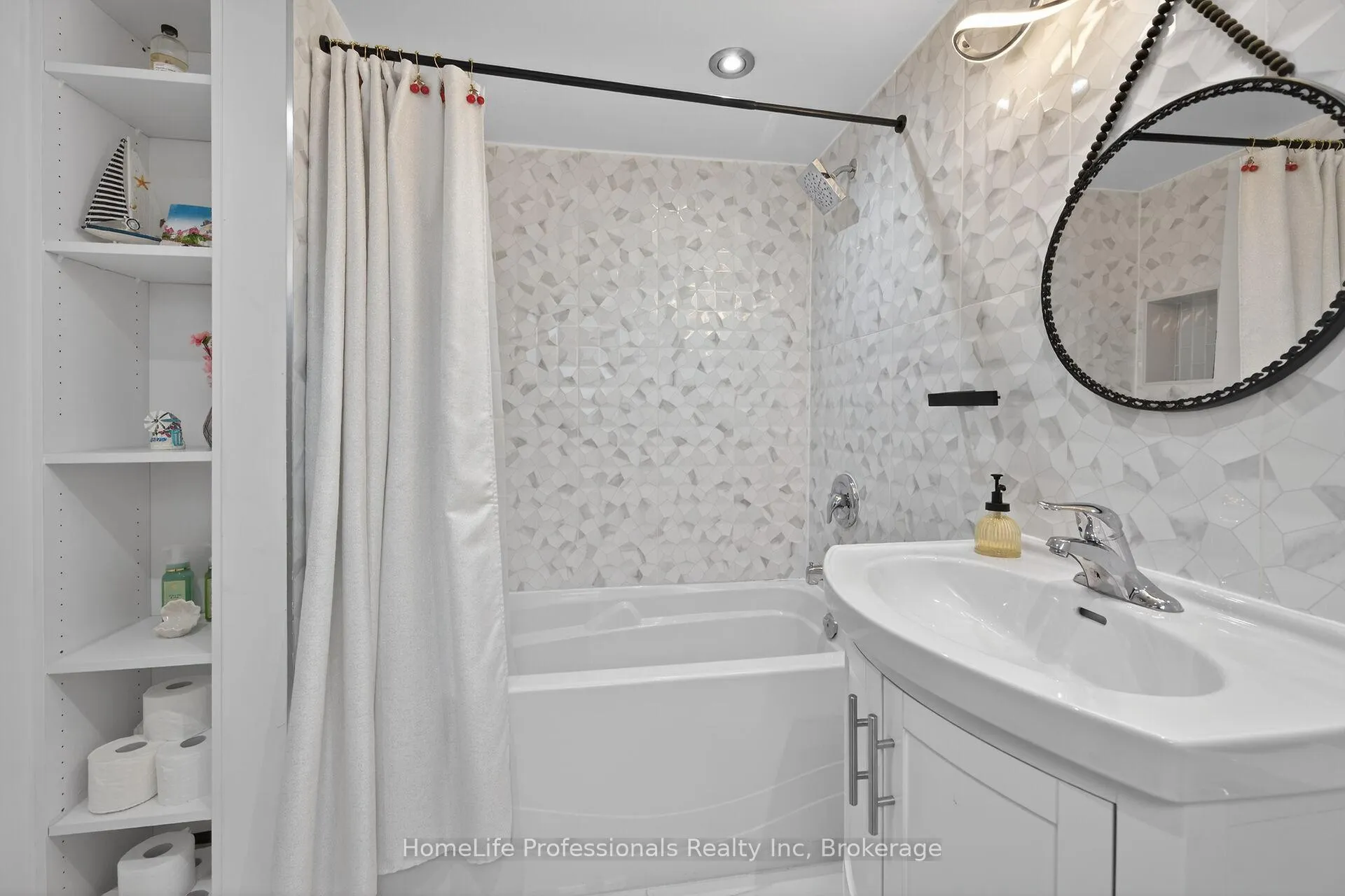 Photo 40 of 8 Forestgate Avenue, Hamilton, Fessenden — HOMEH