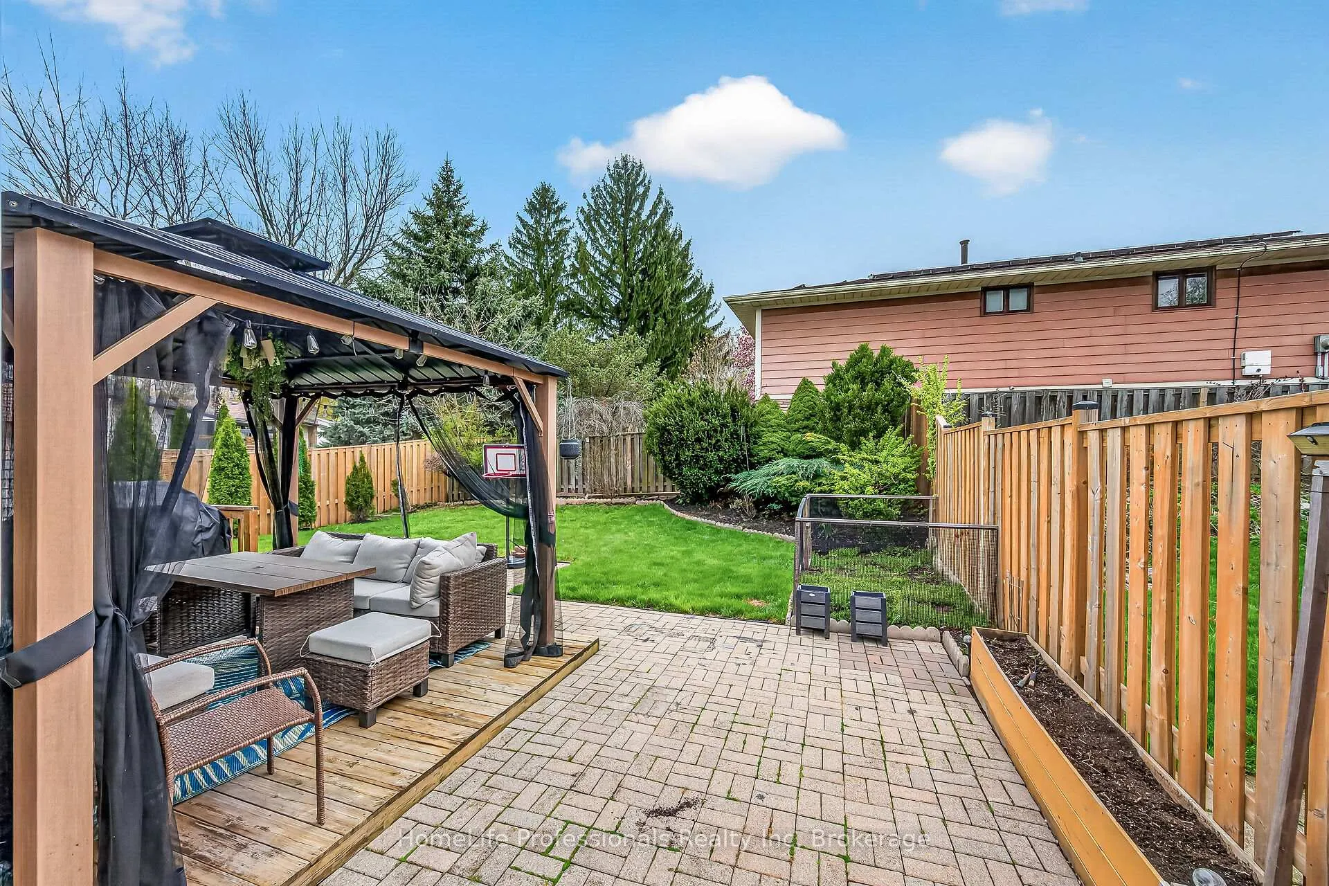 Photo 44 of 8 Forestgate Avenue, Hamilton, Fessenden — HOMEH