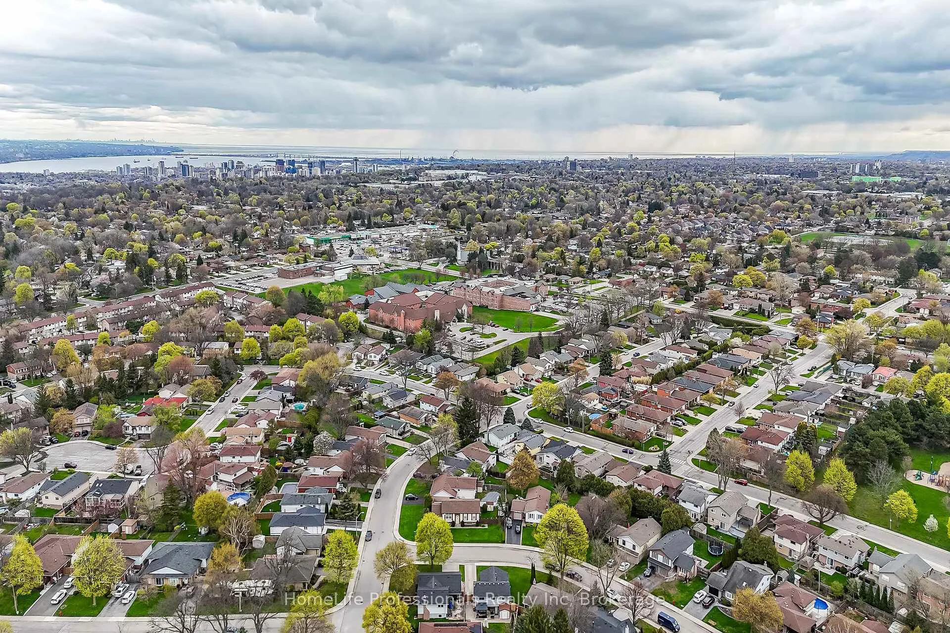 Photo 50 of 8 Forestgate Avenue, Hamilton, Fessenden — HOMEH