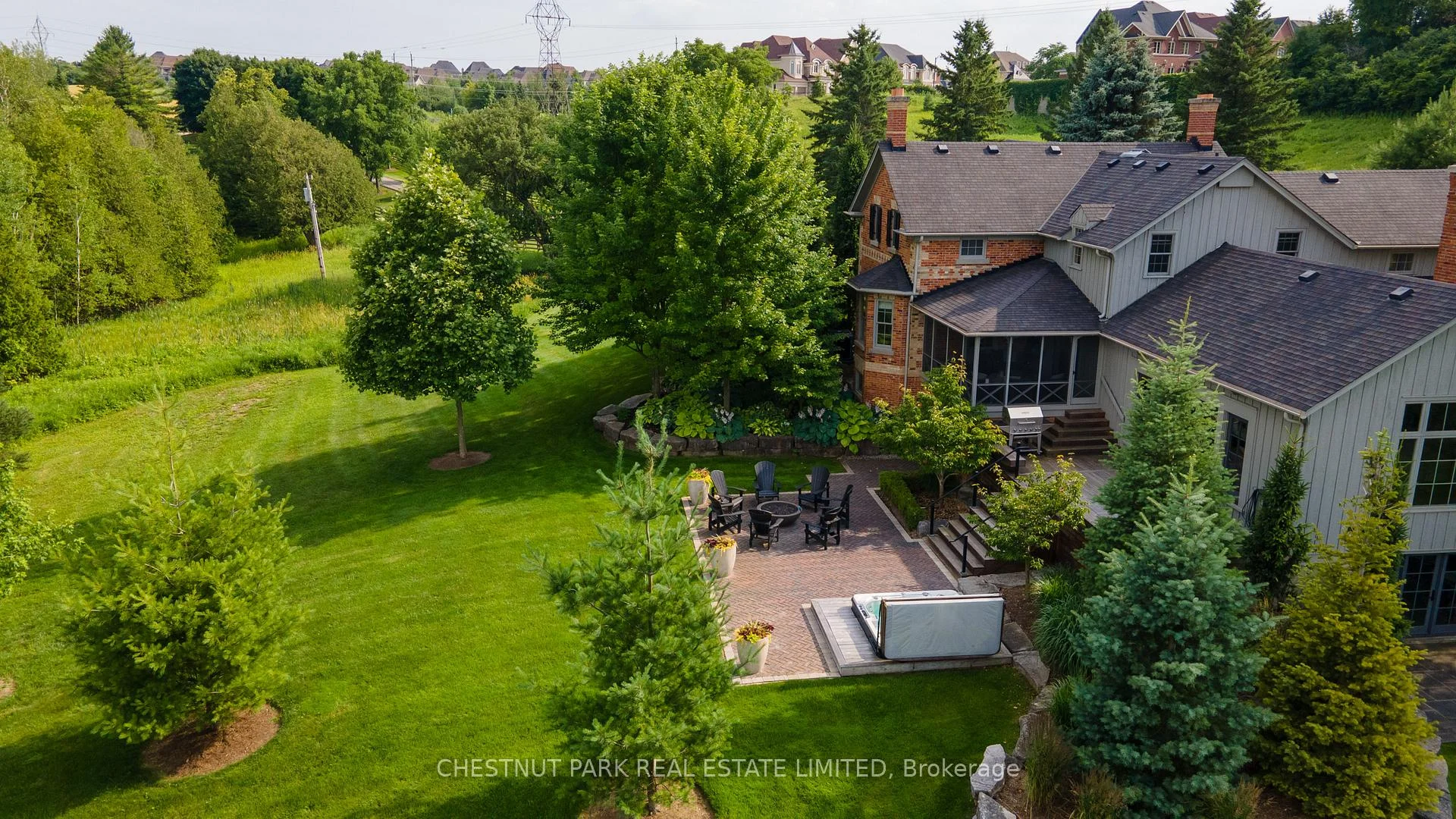 Photo 3 of 908 Vandorf Side Road, Aurora, Bayview Southeast — HOMEH