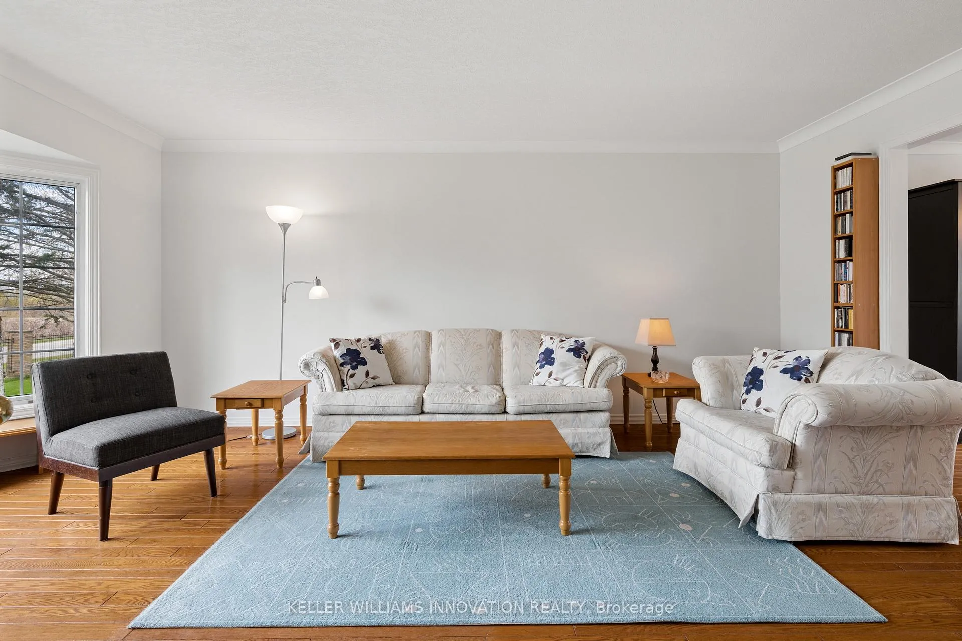 Photo 11 of 721 Snowcrest Place, Waterloo — HOMEH