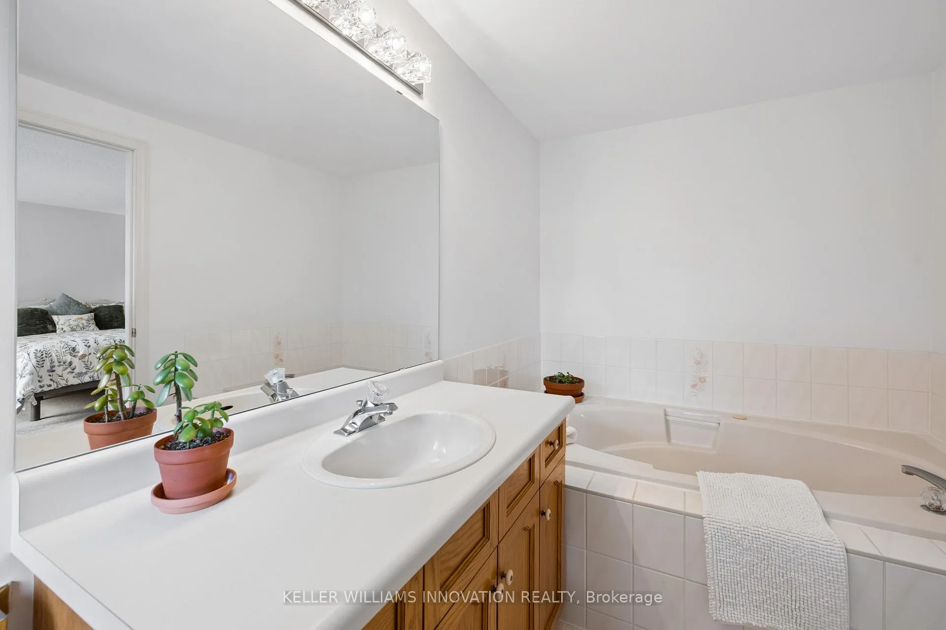 Photo 25 of 721 Snowcrest Place, Waterloo — HOMEH