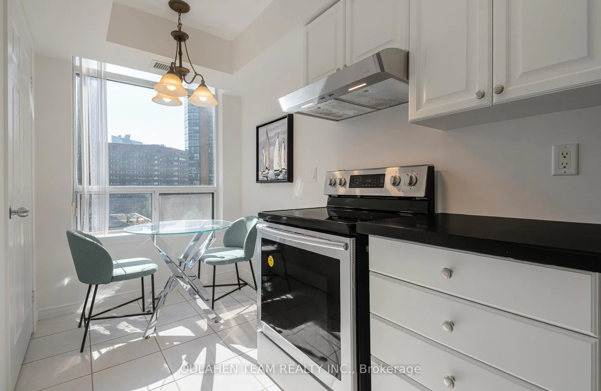 Photo 9 of Unit 915, 155 Beecroft Road, North York, Lansing-Westgate — HOMEH