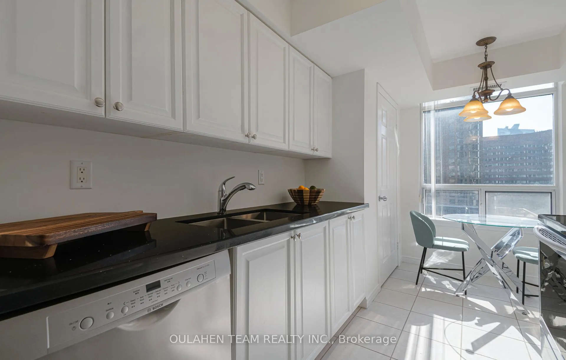 Photo 10 of Unit 915, 155 Beecroft Road, North York, Lansing-Westgate — HOMEH