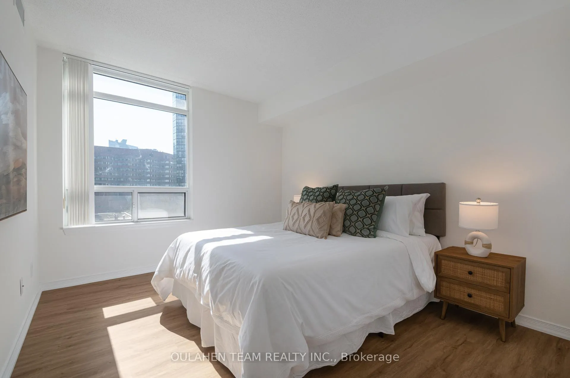 Photo 13 of Unit 915, 155 Beecroft Road, North York, Lansing-Westgate — HOMEH
