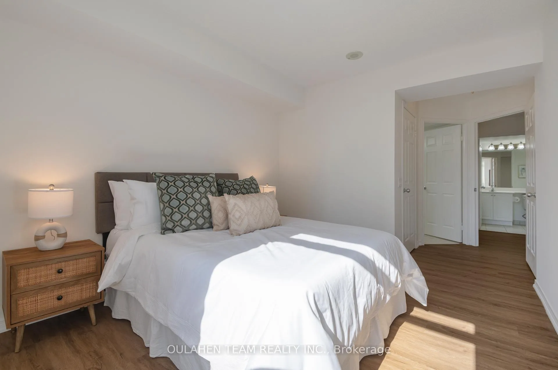 Photo 14 of Unit 915, 155 Beecroft Road, North York, Lansing-Westgate — HOMEH