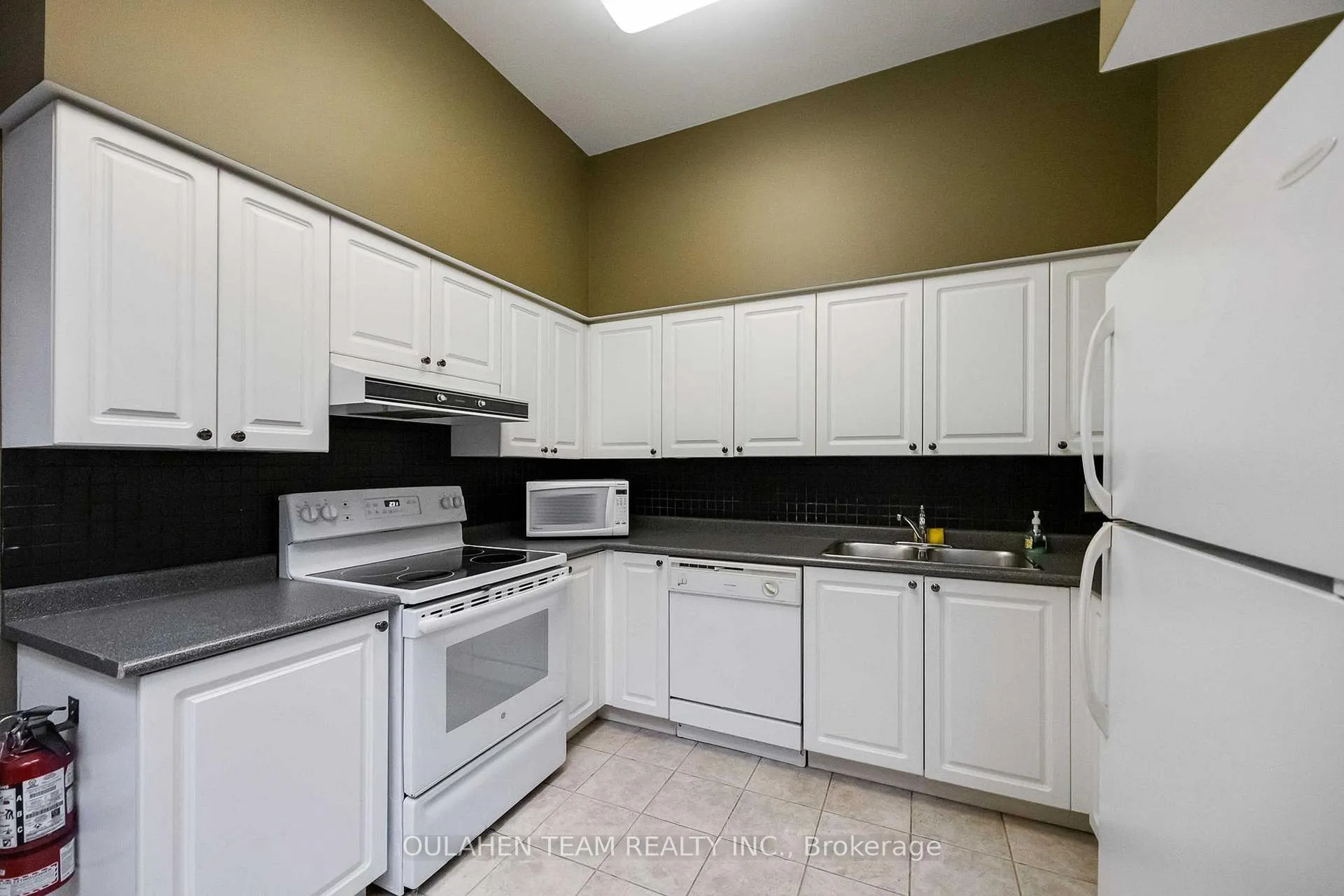 Photo 30 of Unit 915, 155 Beecroft Road, North York, Lansing-Westgate — HOMEH