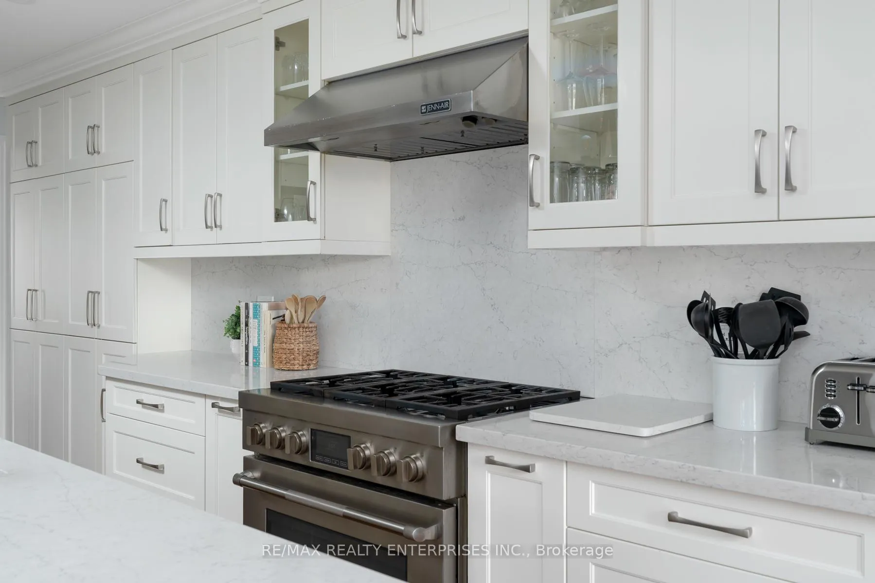 Photo 7 of 1101 Fieldstone Circle, Oakville, Glen Abbey — HOMEH