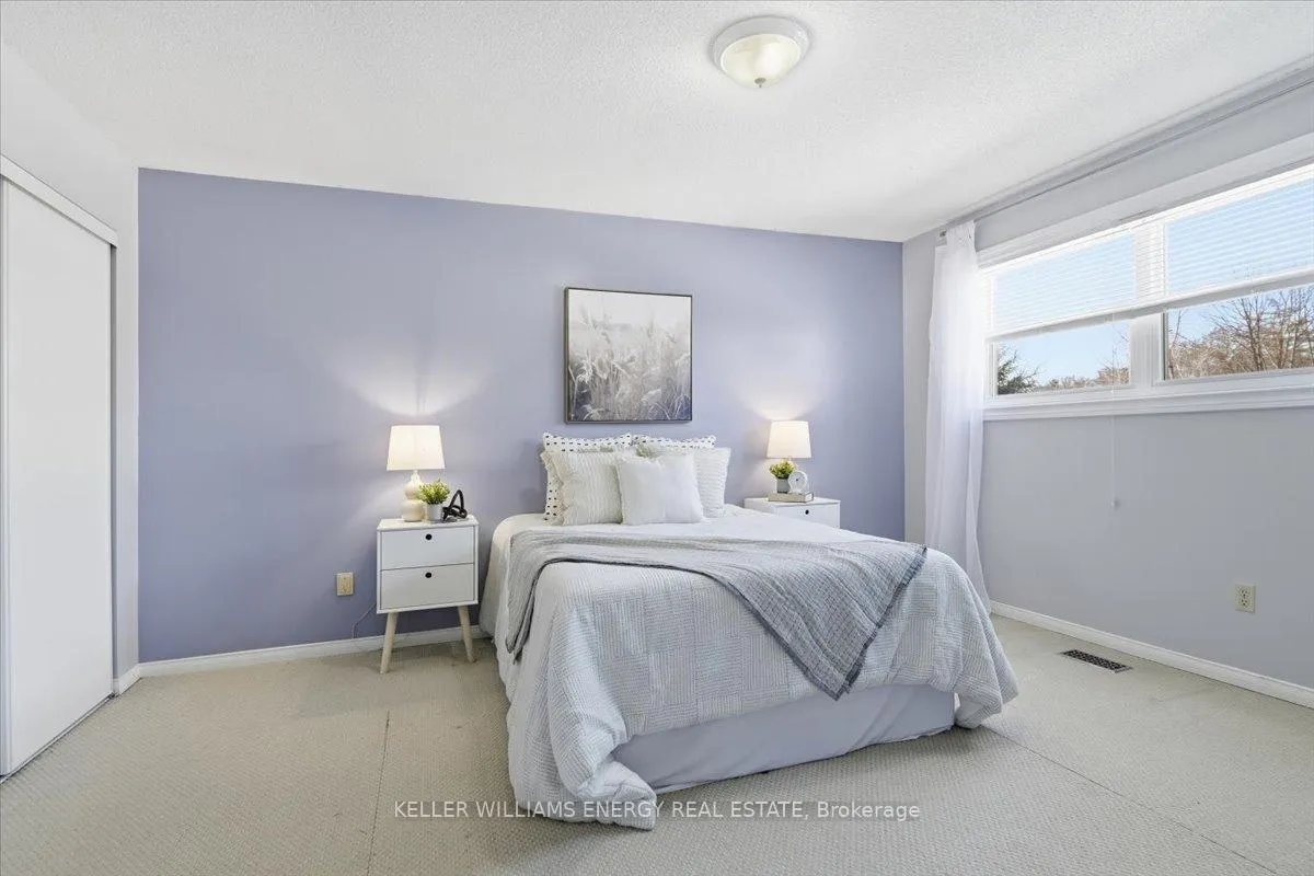 Photo 14 of 54 Farncomb Crescent, Clarington, Bowmanville — HOMEH
