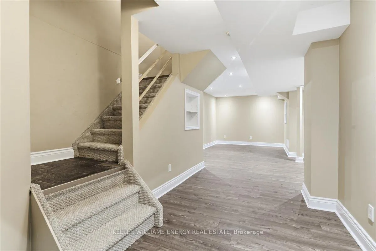 Photo 18 of 54 Farncomb Crescent, Clarington, Bowmanville — HOMEH