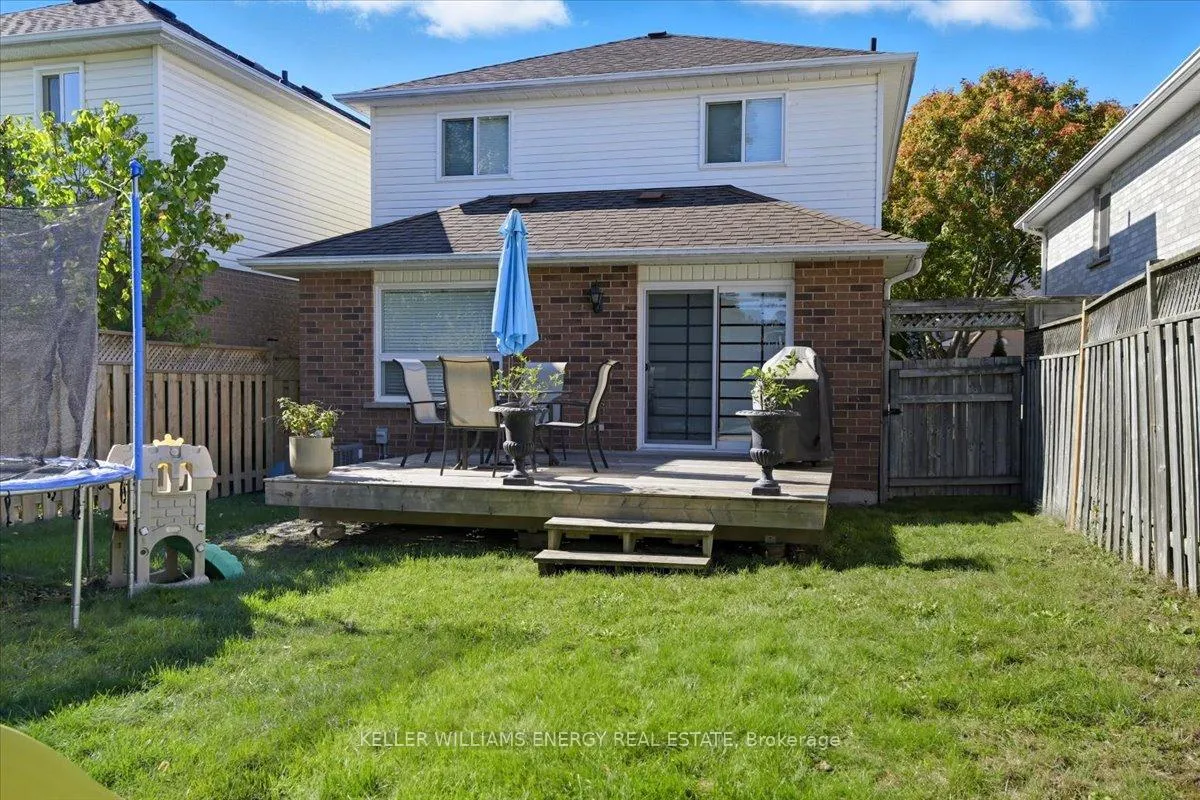 Photo 20 of 54 Farncomb Crescent, Clarington, Bowmanville — HOMEH