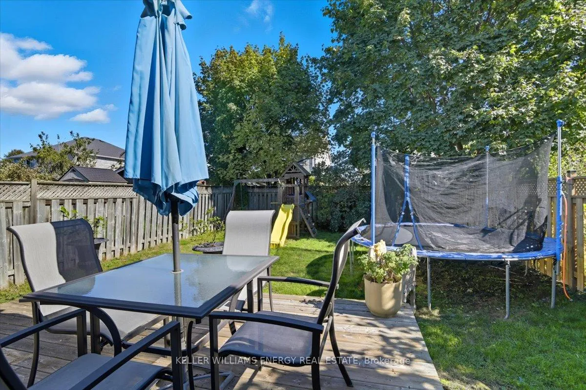 Photo 21 of 54 Farncomb Crescent, Clarington, Bowmanville — HOMEH