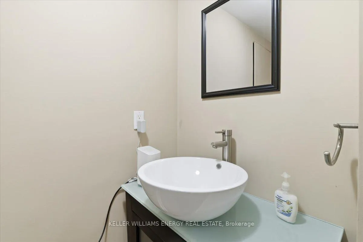 Photo 31 of 54 Farncomb Crescent, Clarington, Bowmanville — HOMEH