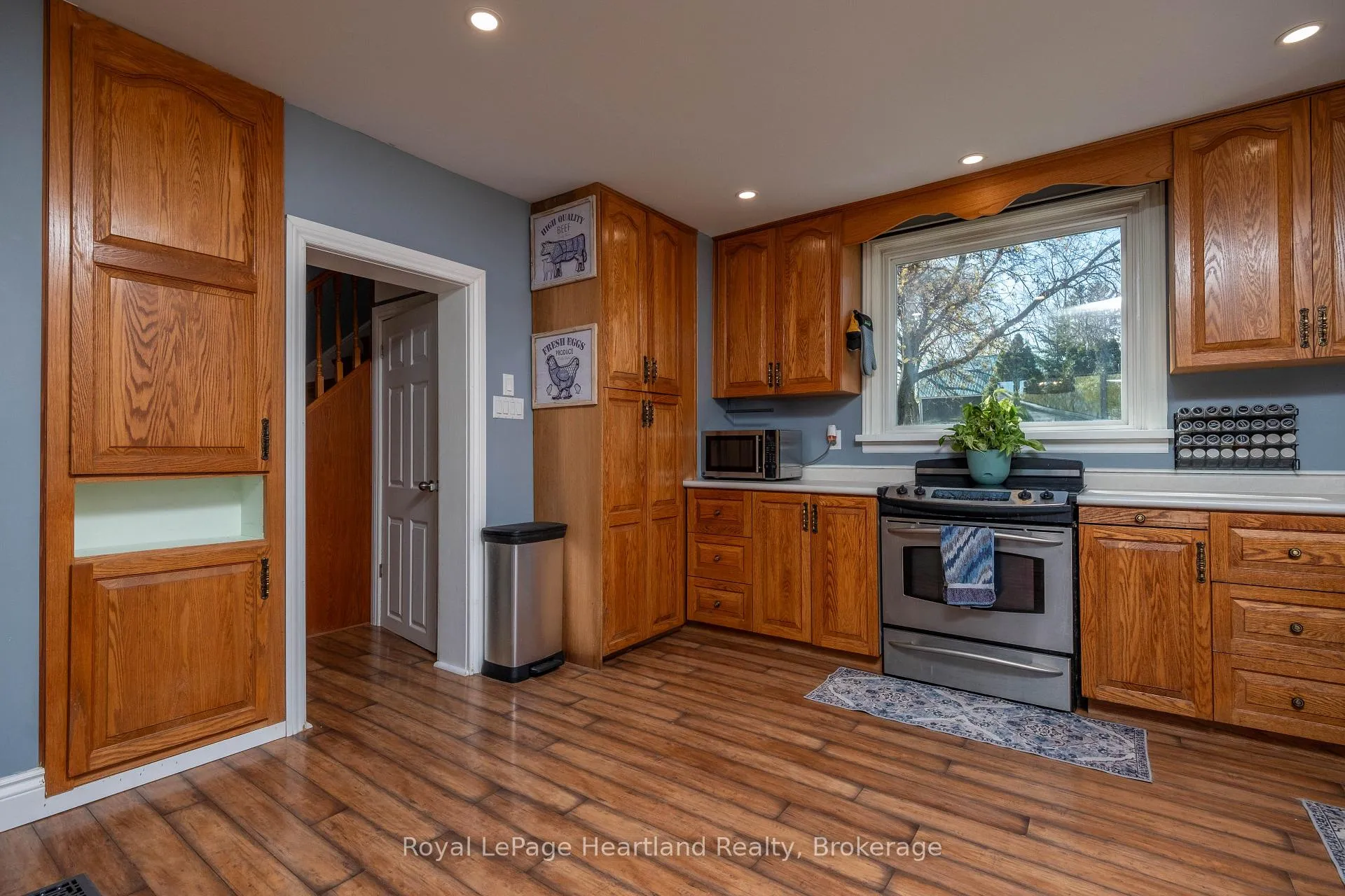 Photo 7 of 210 Leopold Street, North Huron, Wingham — HOMEH
